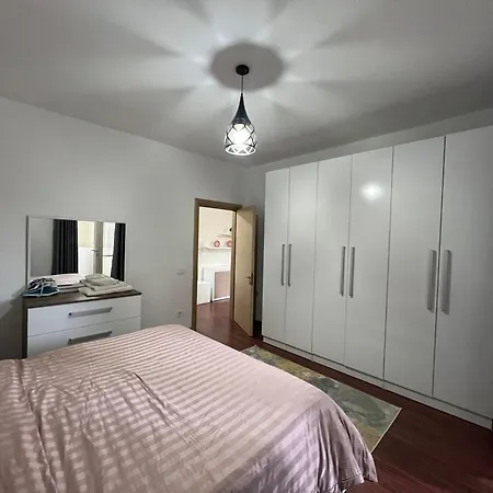 Elly 2 Apartment